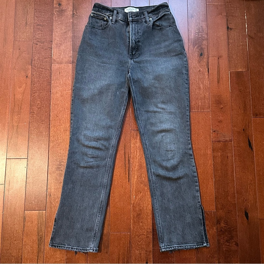 Abercrombie & Fitch Grey The 90’s Ultra High Rise Straight Leg Jeans - Picture 4 of 6